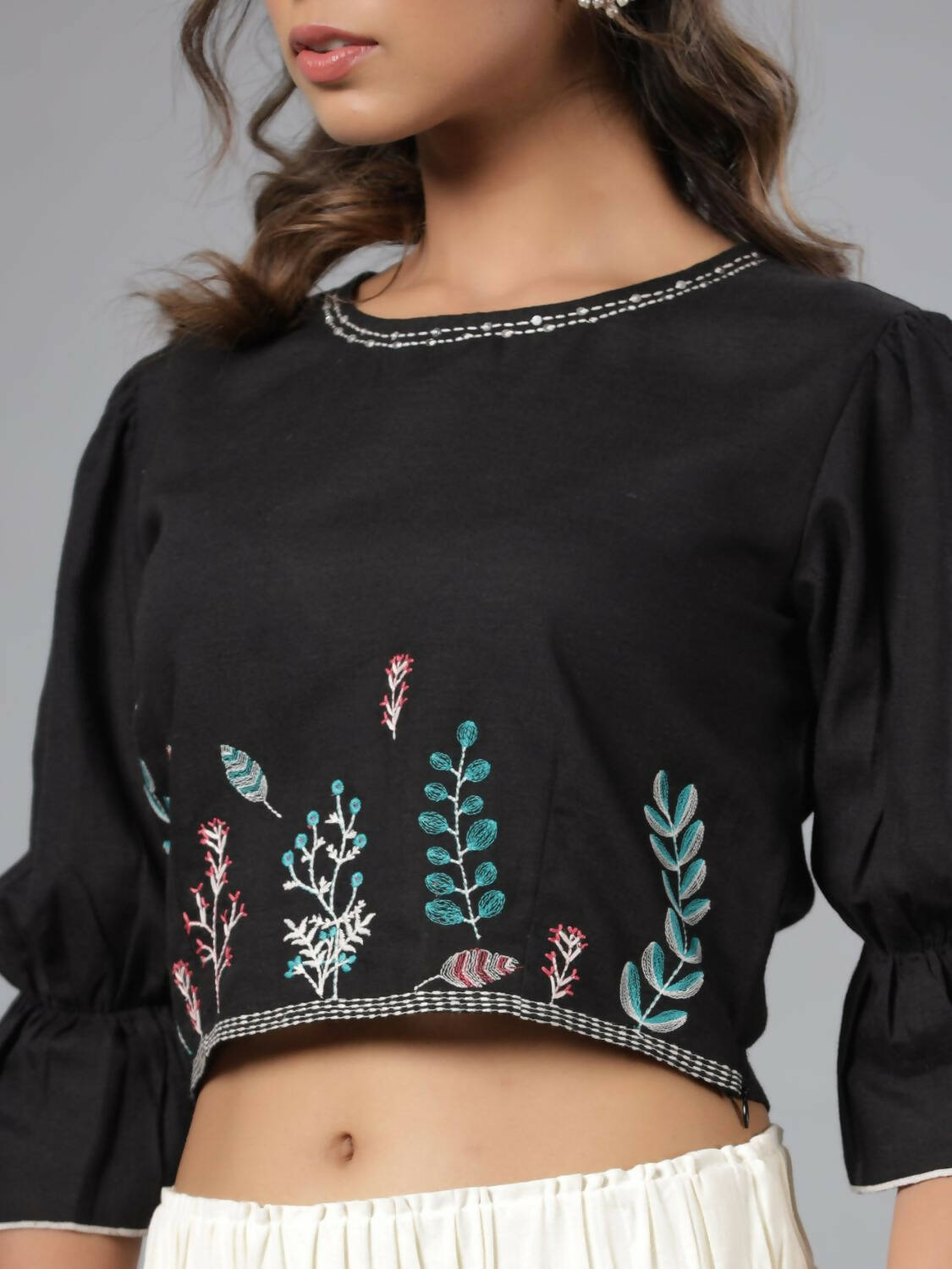 Juniper Women Black Rayon Flex Embroidered Crop Top