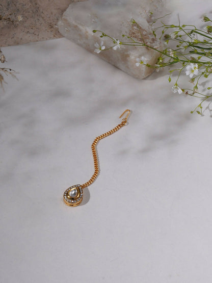 Kundan Maang Tikka (Gold) - Ruby Raang