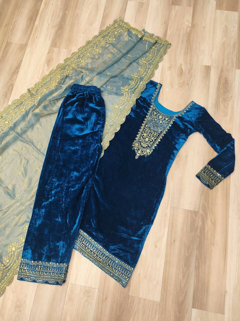 Vastranavya Morpeach Velvet With Rich Sequins & Zari Embroidered Work Top-Bottom With Dupatta