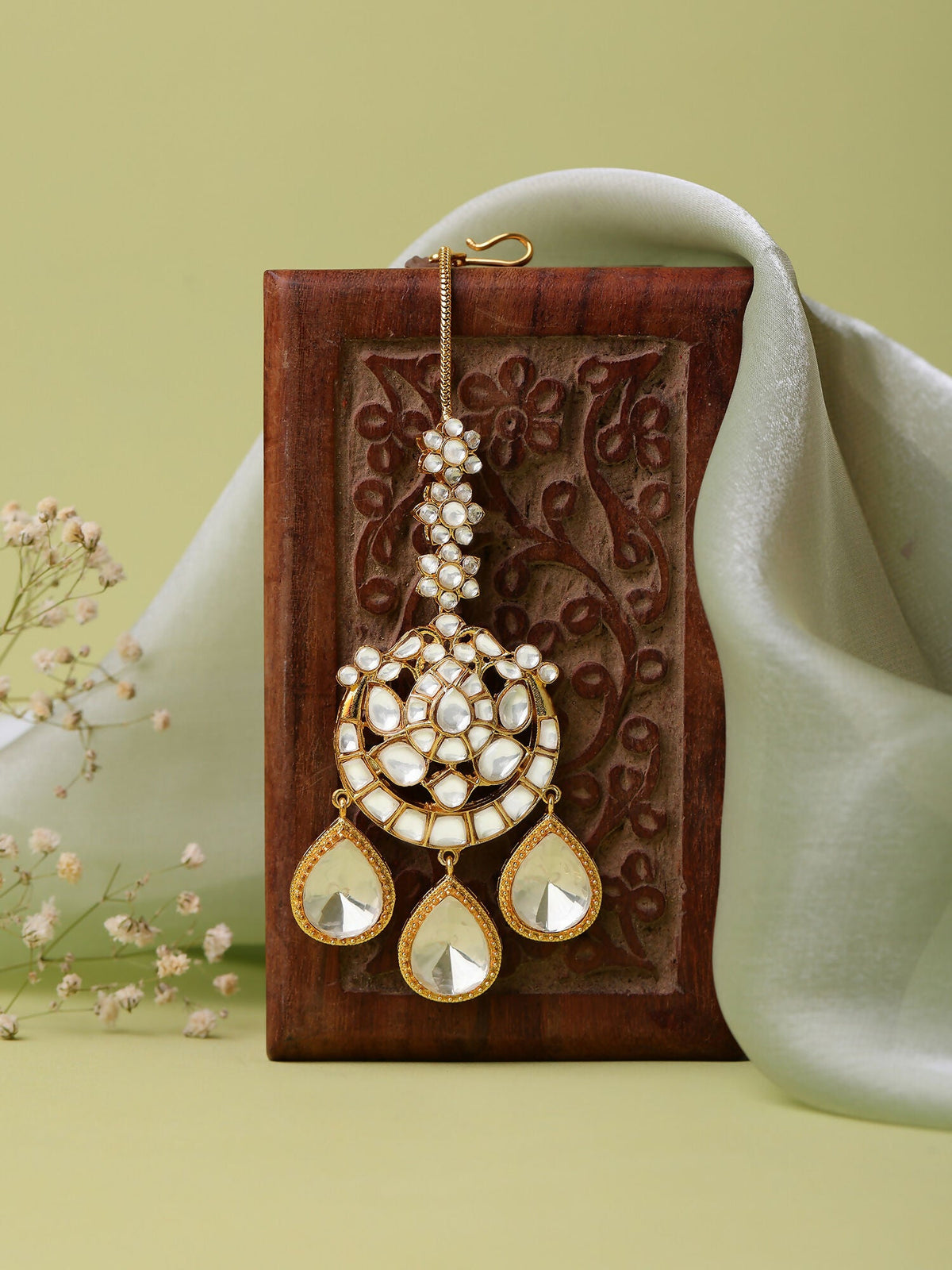 Ruby Raang 22k Gold Polished Kundan Maang Tikka