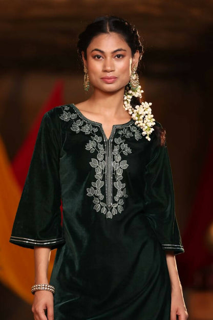 Juniper Women Jadegreen Velvet Embroidered Straight Kurta Sets