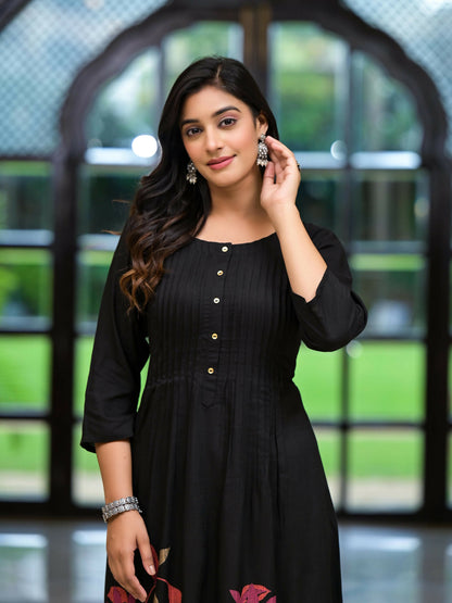 Juniper Women's Black Floral Printed Rayon Kurta With Button Closure