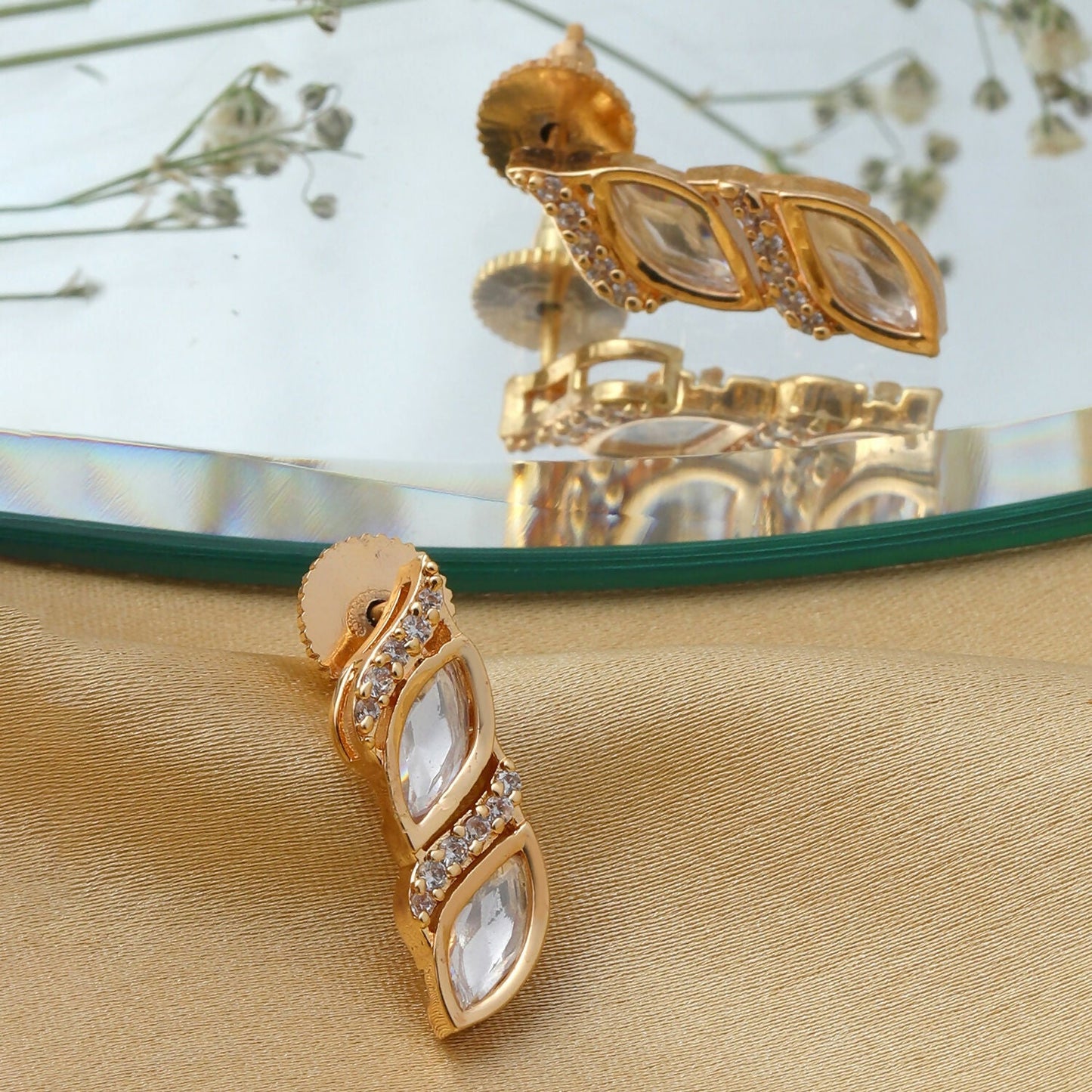 Boat Shaped Earrings with Diamond in Gold (Gold) - Ruby Raang