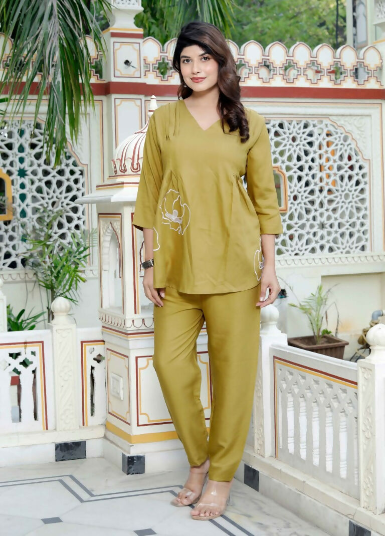 Miravan Women's Mehandi Solid Co-Ord Set