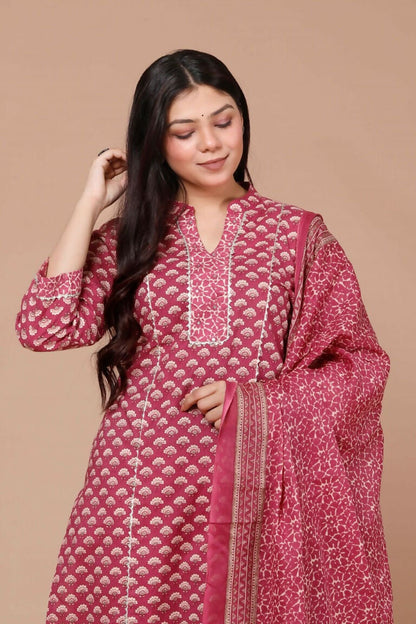 Miravan Women's Pink Straight Floral Printed Kurta & Palazzo With Dupatta Set