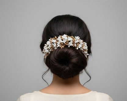 White & Gold Pollens Hair Gajra