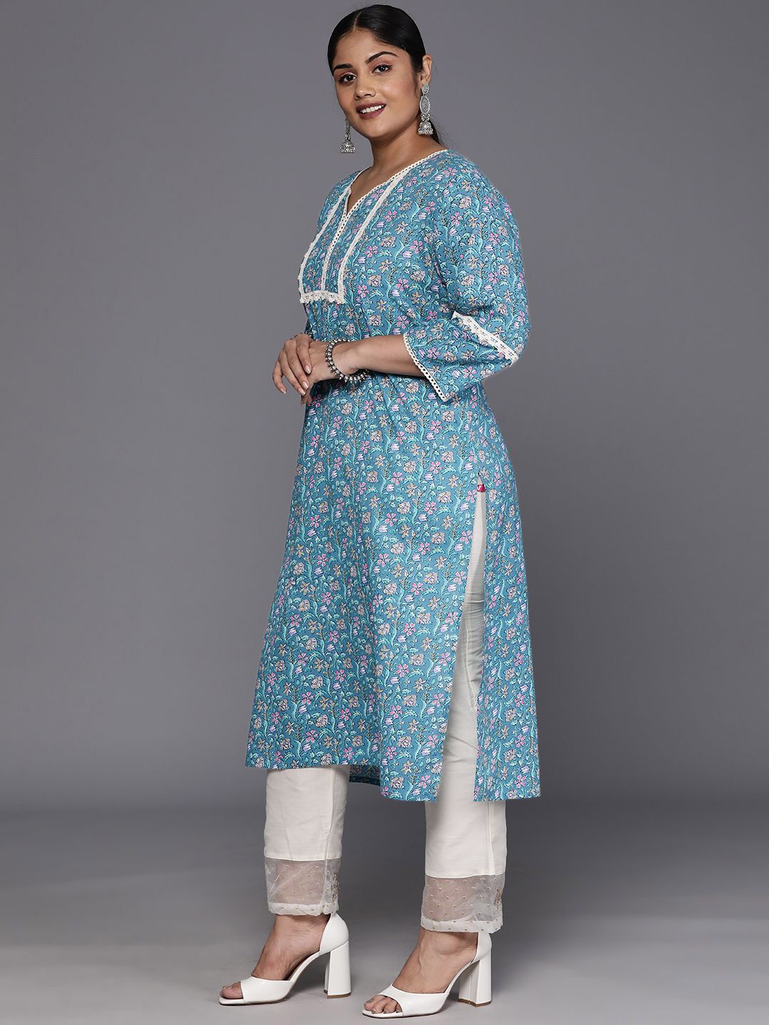 Sztori Plus Size Floral Printed Notch Neck Cotton Straight Kurta