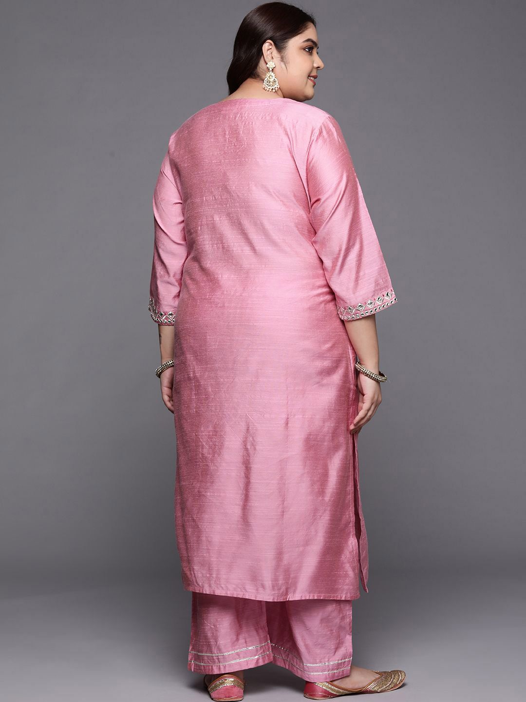 Sztori Plus Size Geometric Embroidered Mirror Work Straight Kurta with Trousers