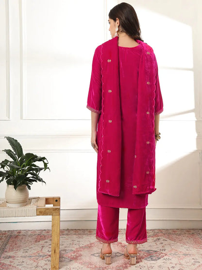 Yufta Velvet Pink Kurta Dupatta Set With Embroidery