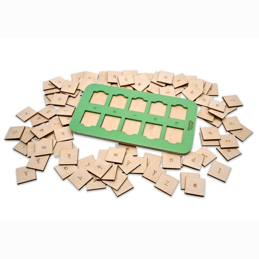 Nesta Toys CVC Board | 3 Letter Word Builder | Phonics Toy