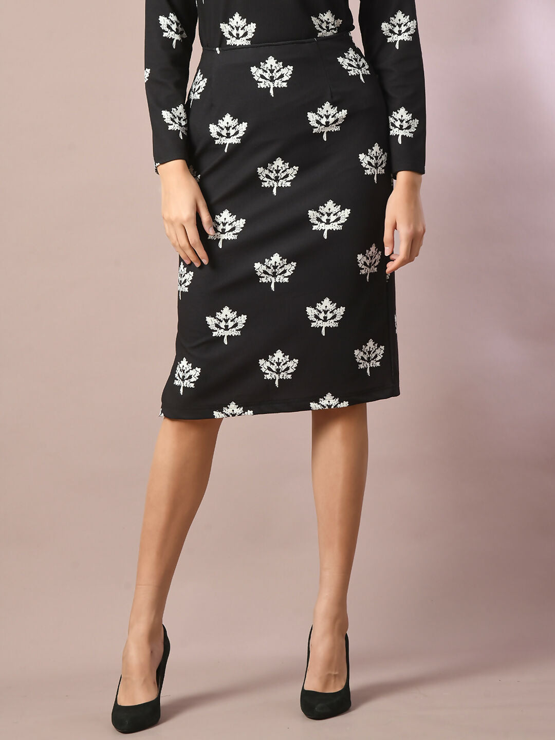 Myshka Women's Black Printed Knee Length Party Embellished Skirts