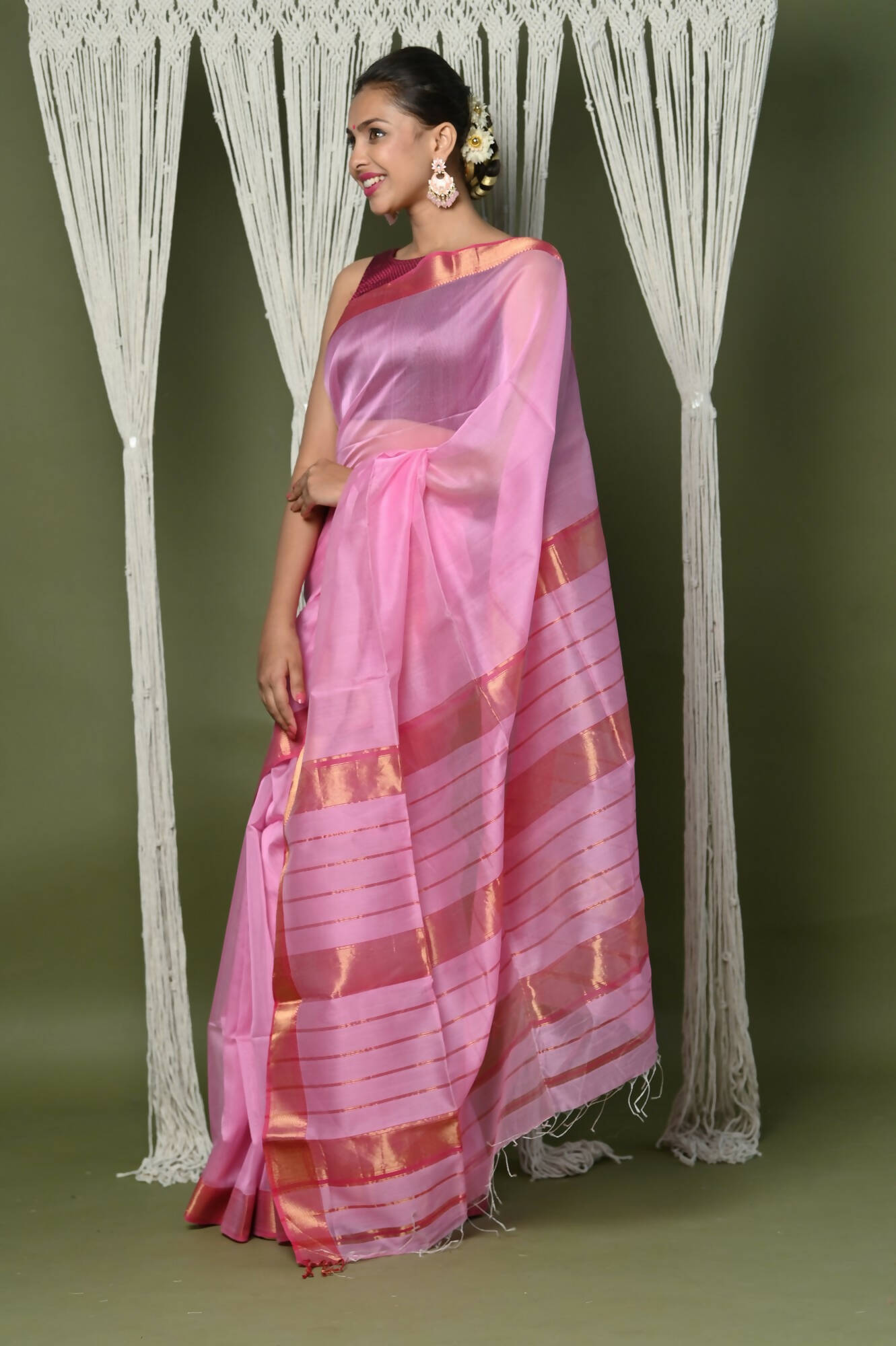 Very Much Indian Handloom Cotton Silk Maheshwari Saree With Sleek Golden Border - Rose Pink