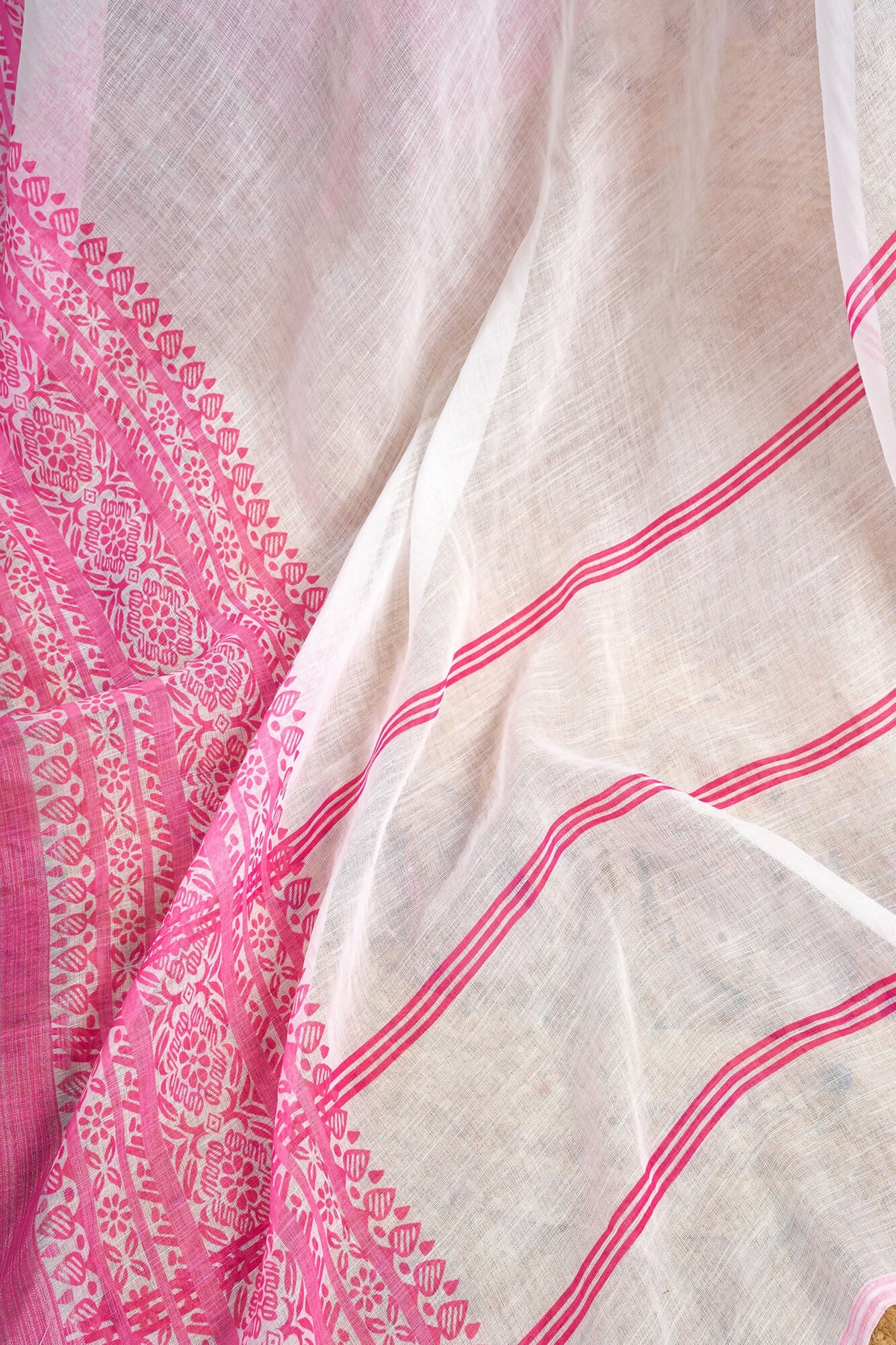 Vastranavya White Digital Printed Linen Ready To Wear Designer Saree with Unstitched Blouse