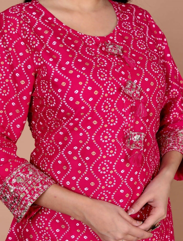 Miravan Women's Embroidered Pink Bandhani Pakistani Straight Kurti